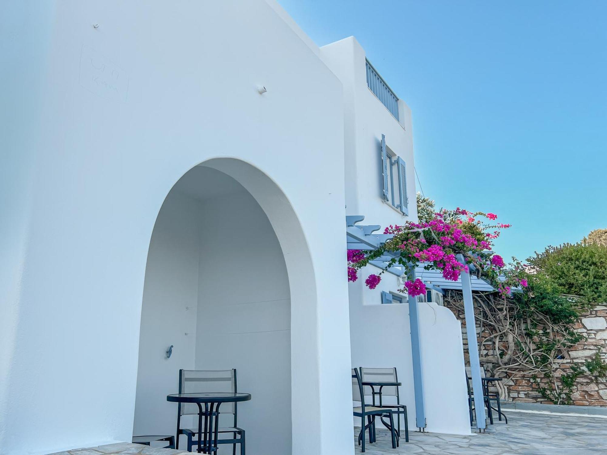 Yaleena Residences Drios Luaran gambar