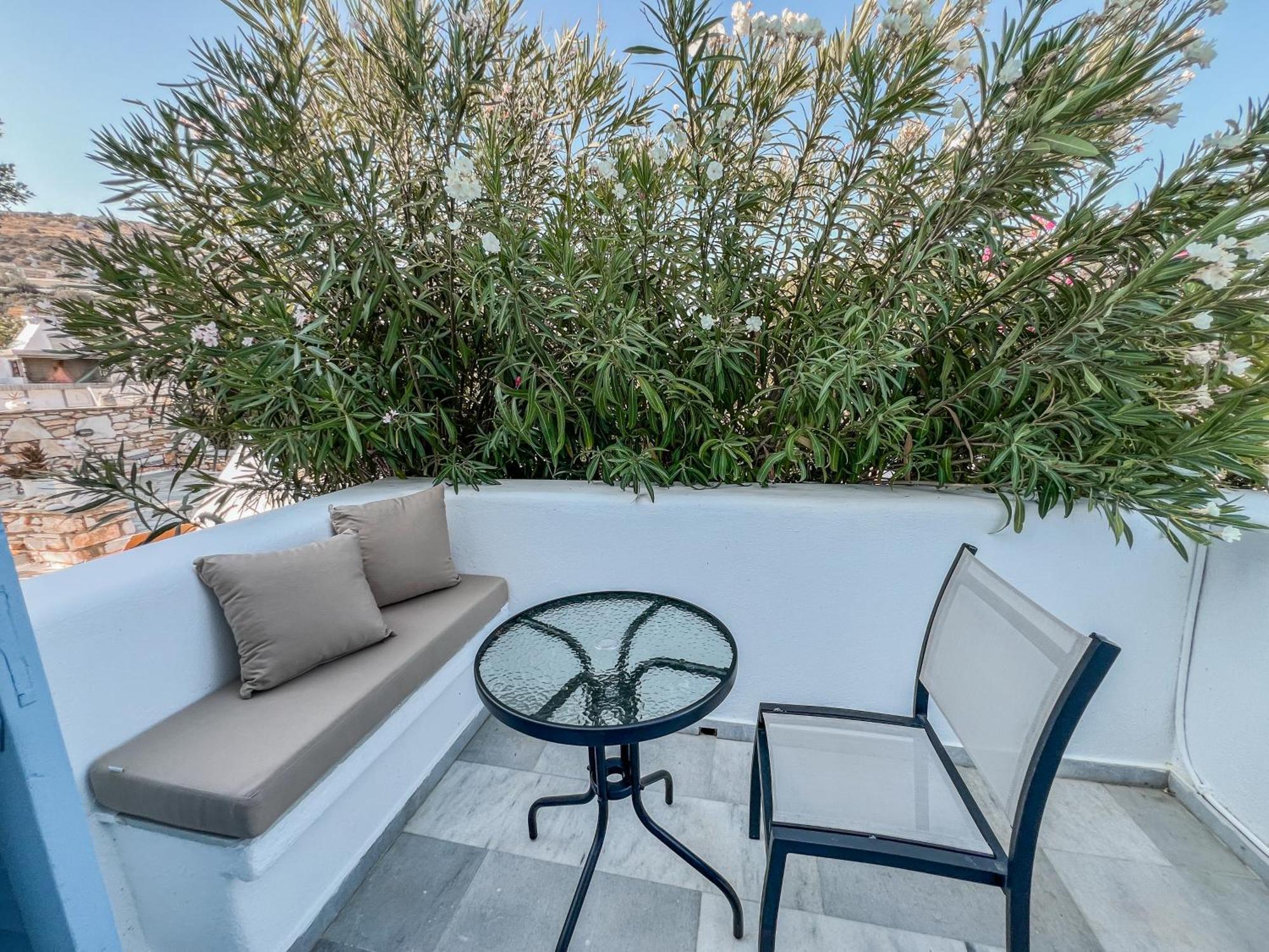 Yaleena Residences Drios Luaran gambar