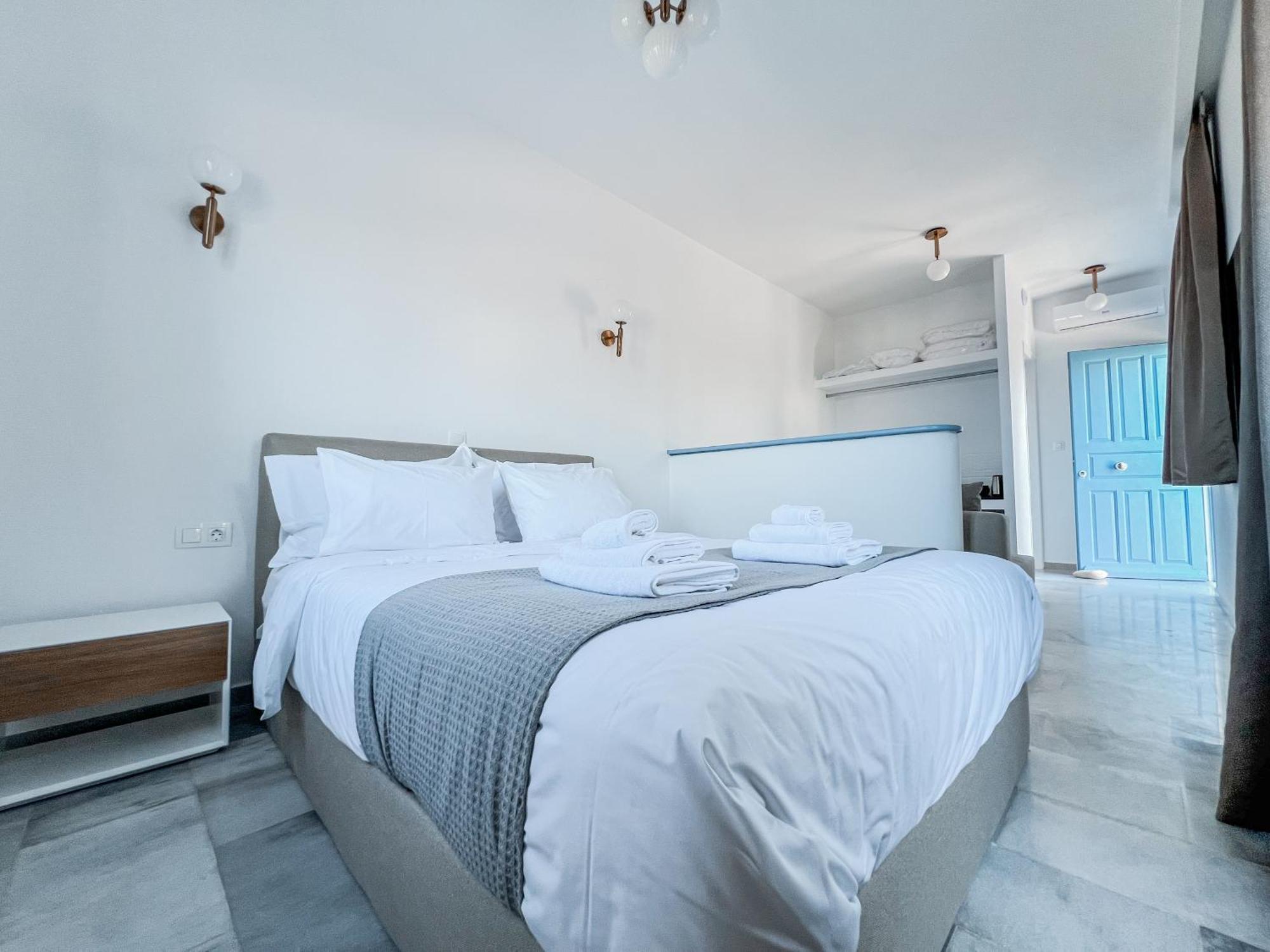Yaleena Residences Drios Luaran gambar