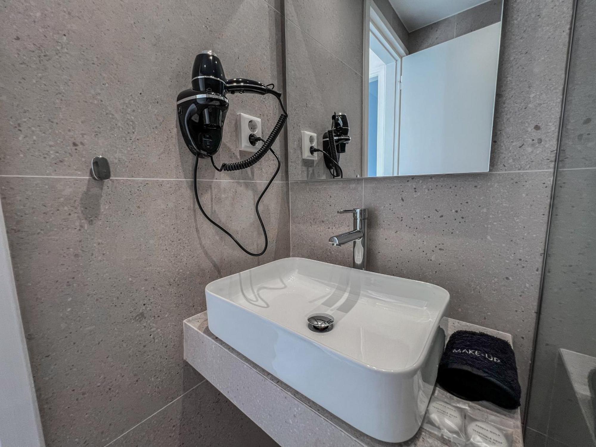 Yaleena Residences Drios Luaran gambar