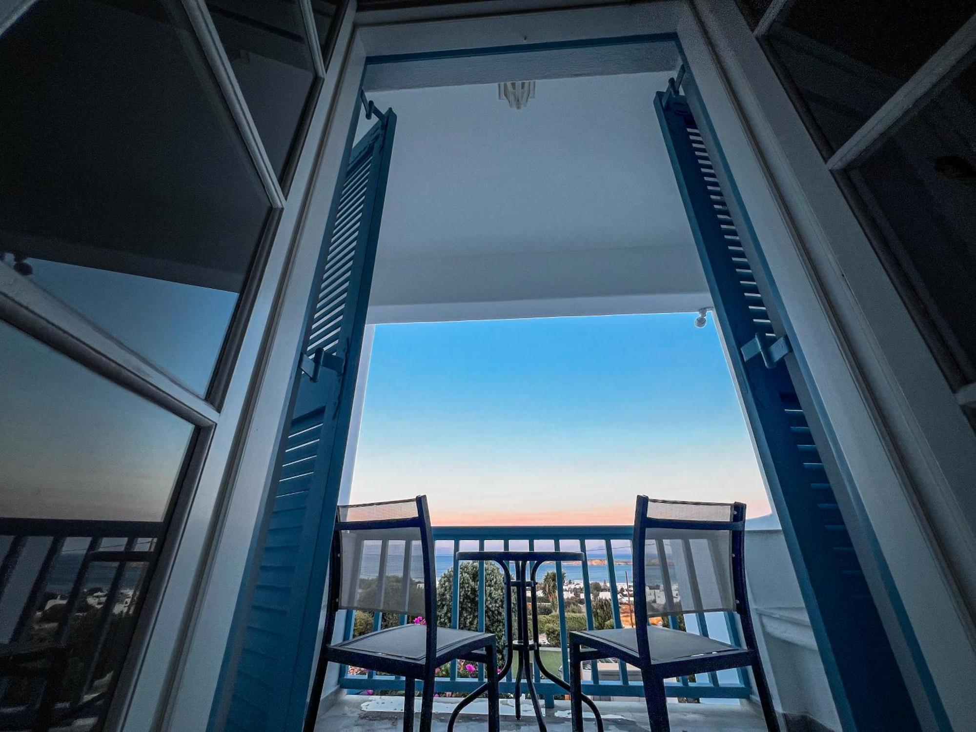 Yaleena Residences Drios Luaran gambar